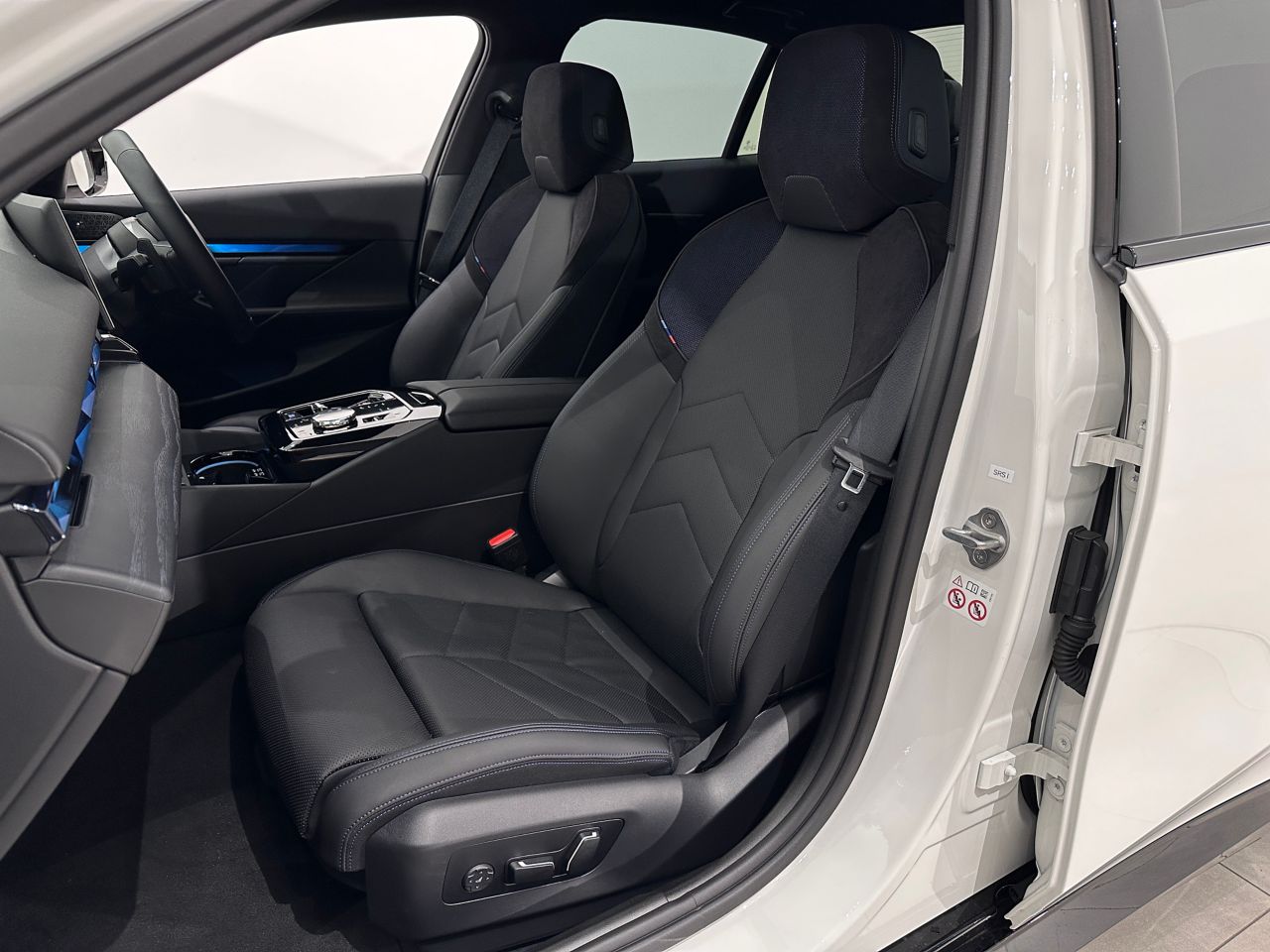 BMW i5 eDrive40 Sedan RHD