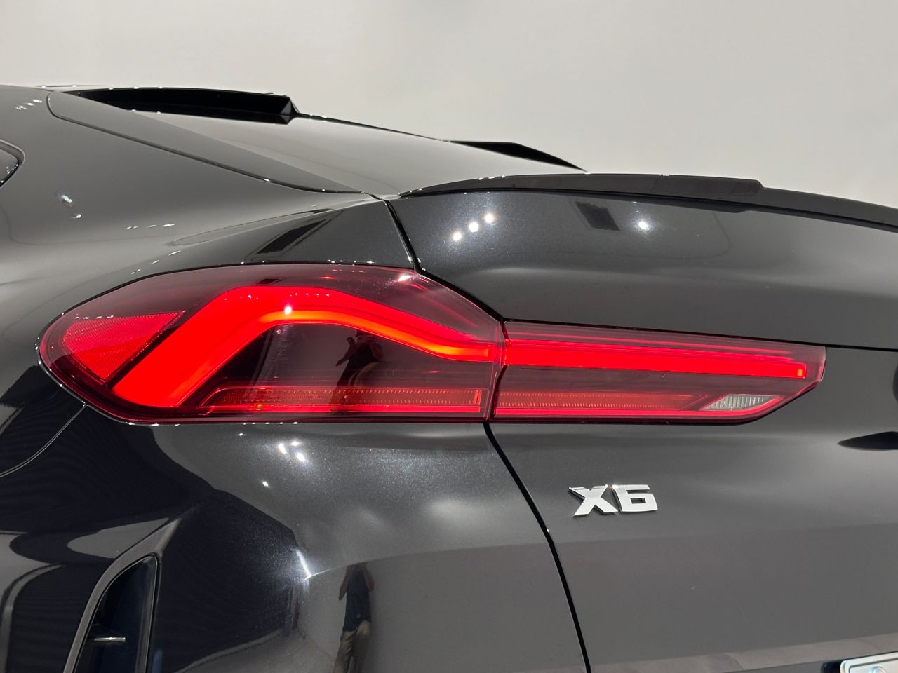 X6 M60i xDrive RHD
