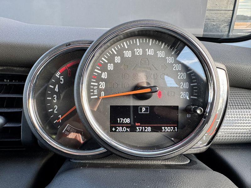 MINI F55 Cooper D 5dr Hatch LCI