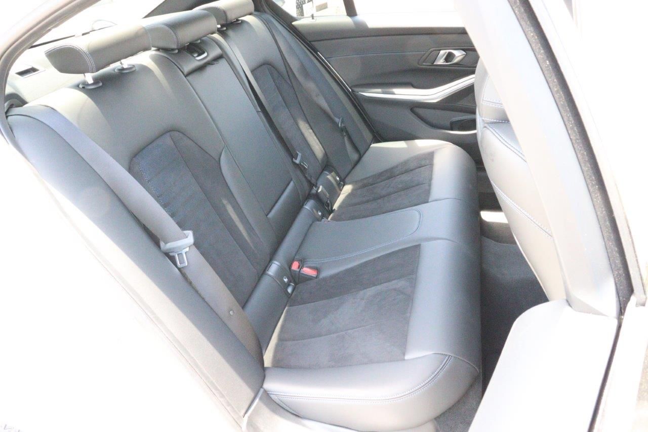 320d xDrive Berline RHD