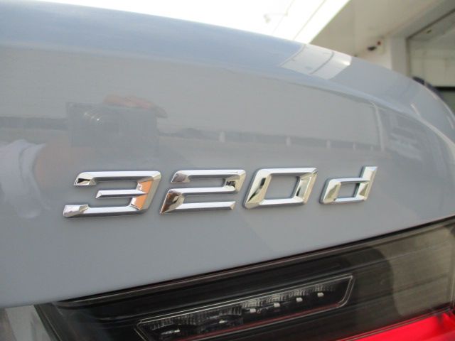 320d xDrive Berline RHD