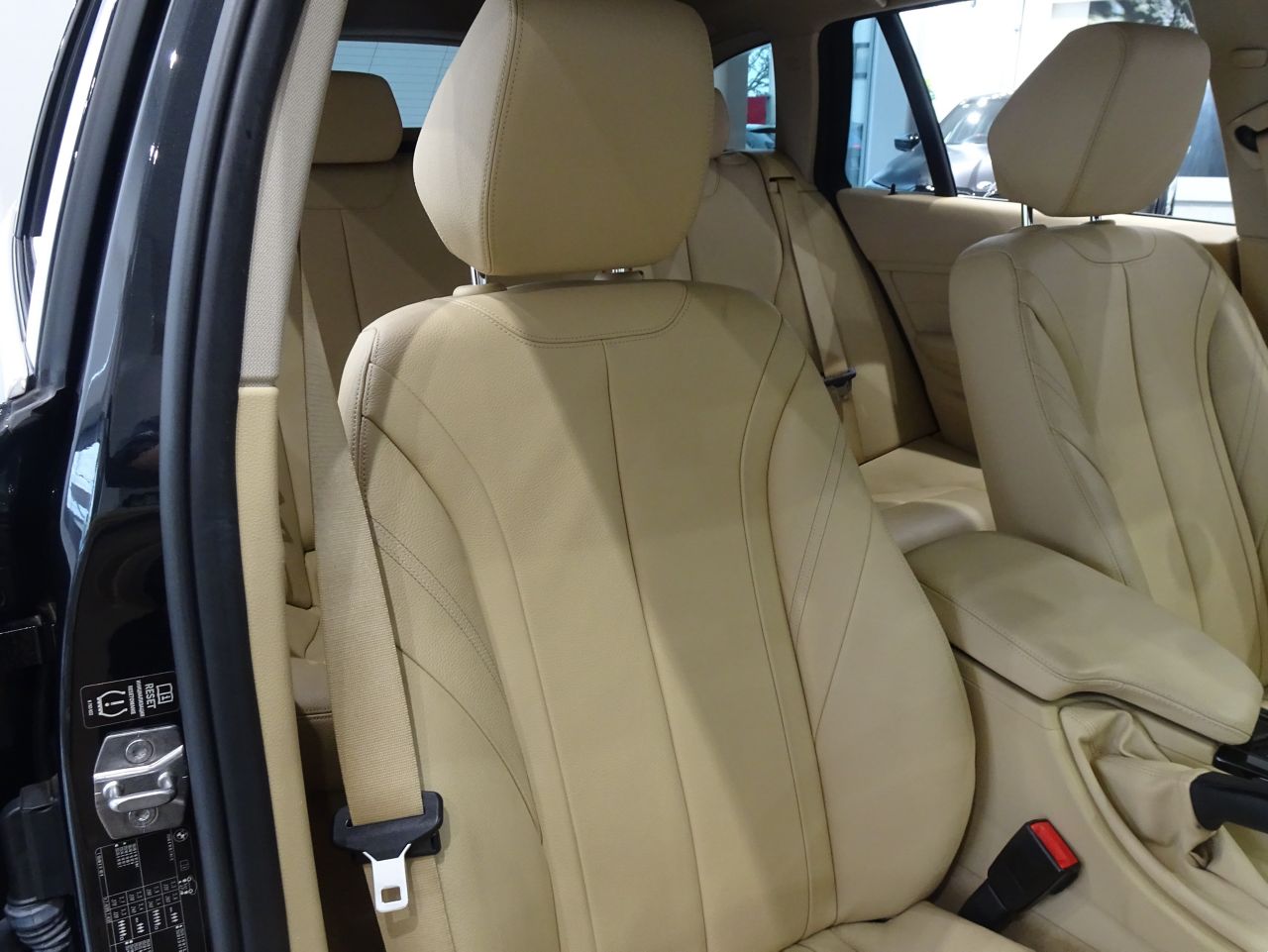 320I XDRIVE TOURING RHD