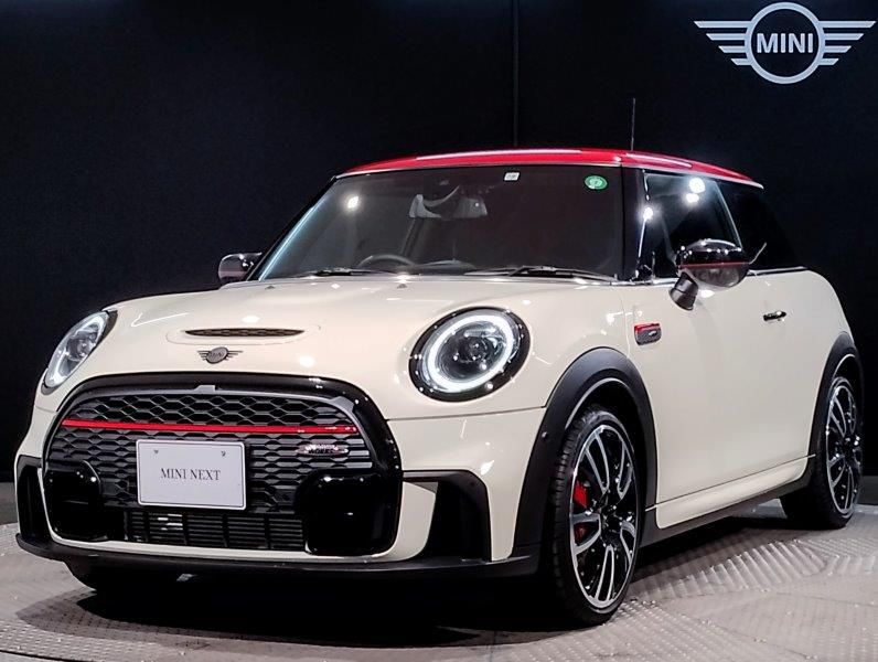THE MINI JOHN COOPER WORKS.