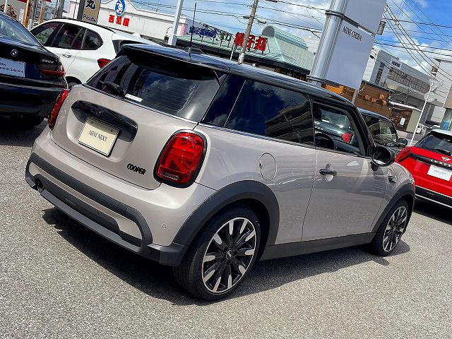 MINI Cooper F56 RHD