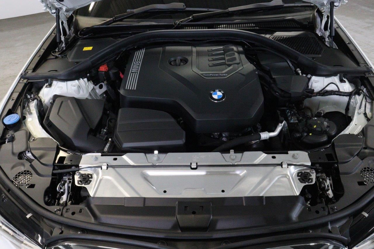 G20 320i Saloon RHD TU