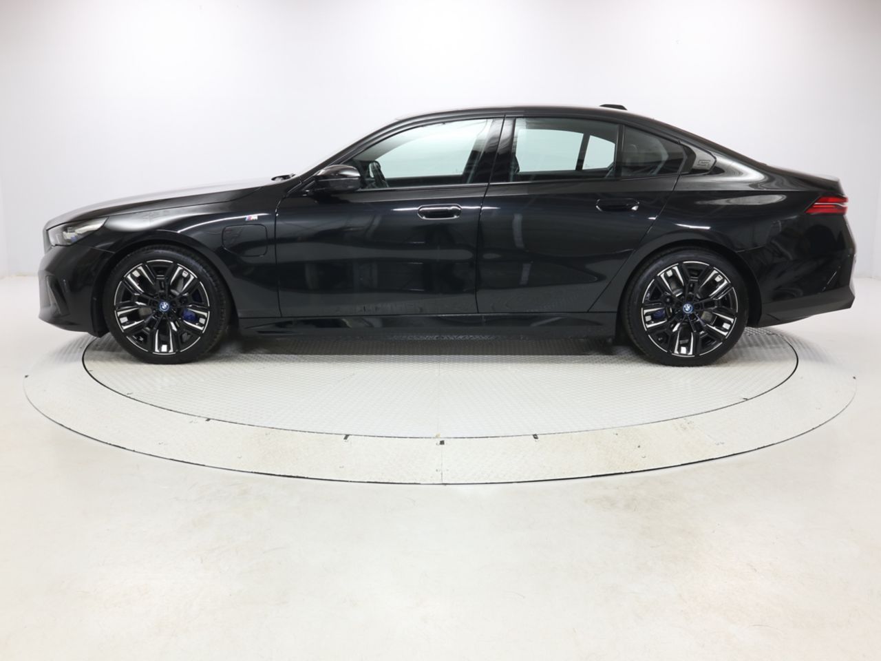 BMW i5 M60 xDrive Sedan RHD