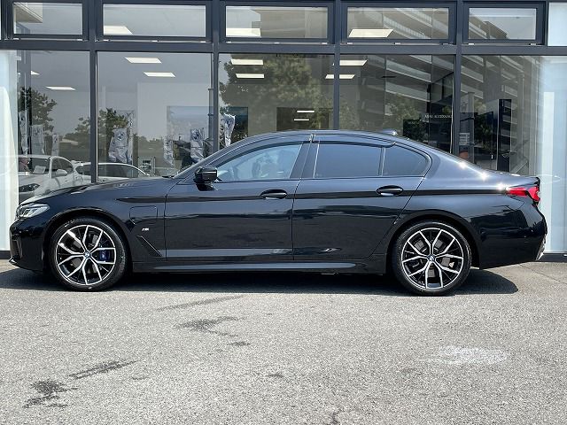 530e Sedan RHD