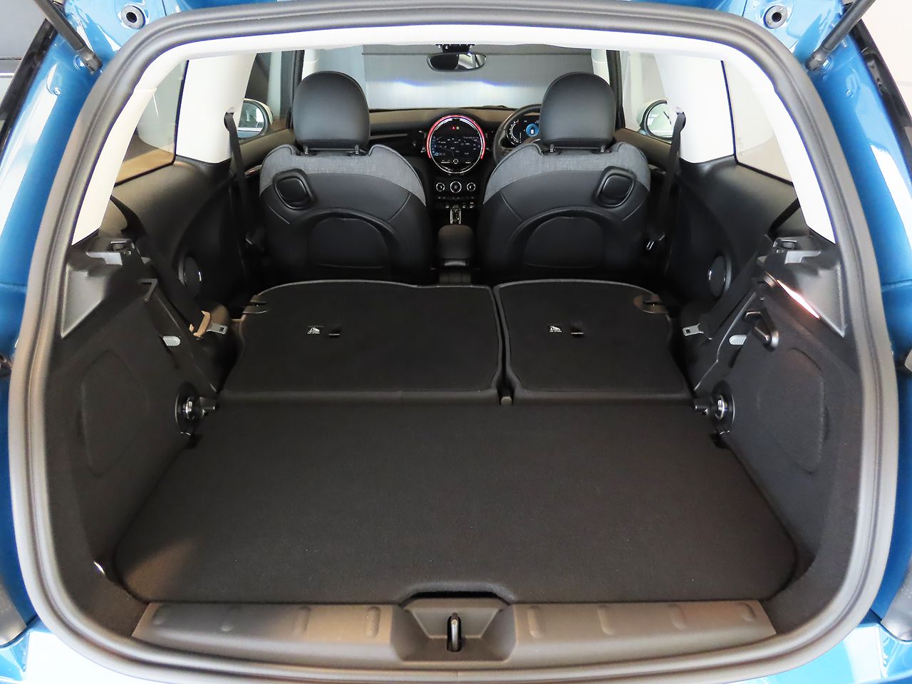 MINI Cooper F56 RHD