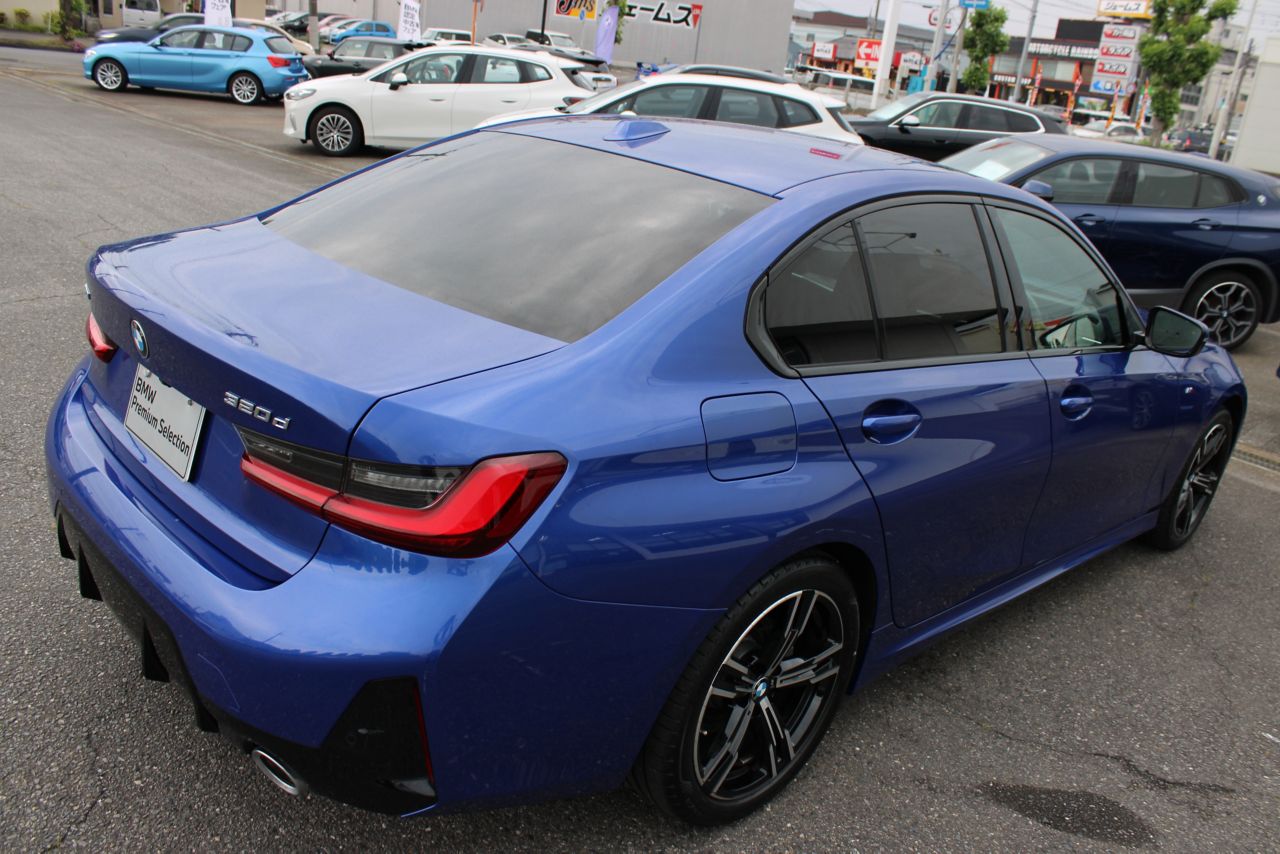 320d xDrive Berline RHD