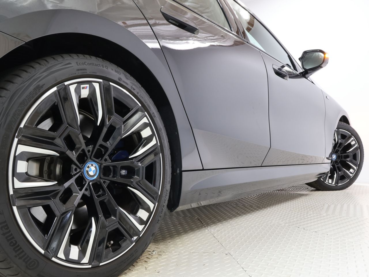 BMW i5 M60 xDrive Sedan RHD