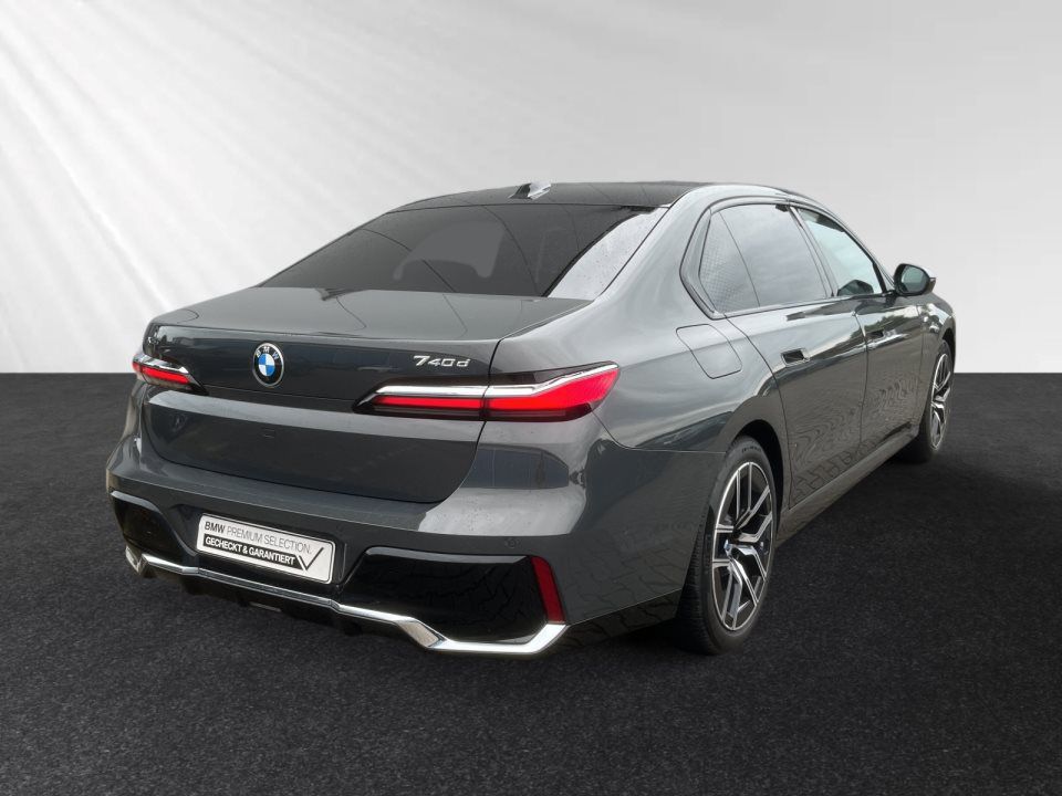 BMW 740