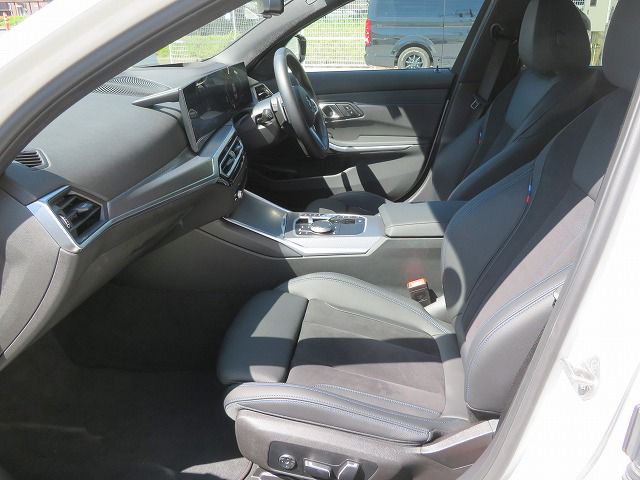 320d xDrive Berline RHD