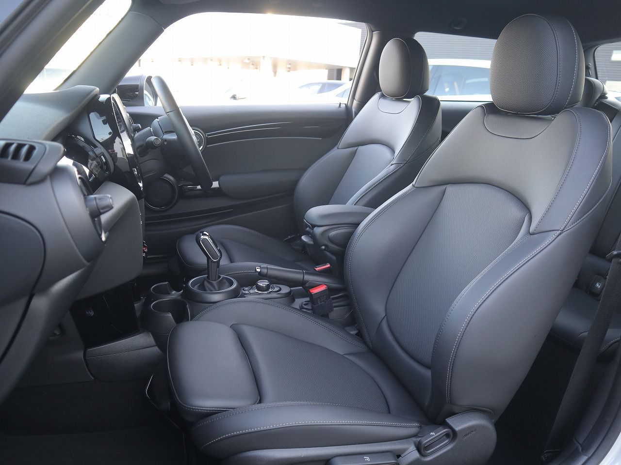 MINI Cooper F56 RHD