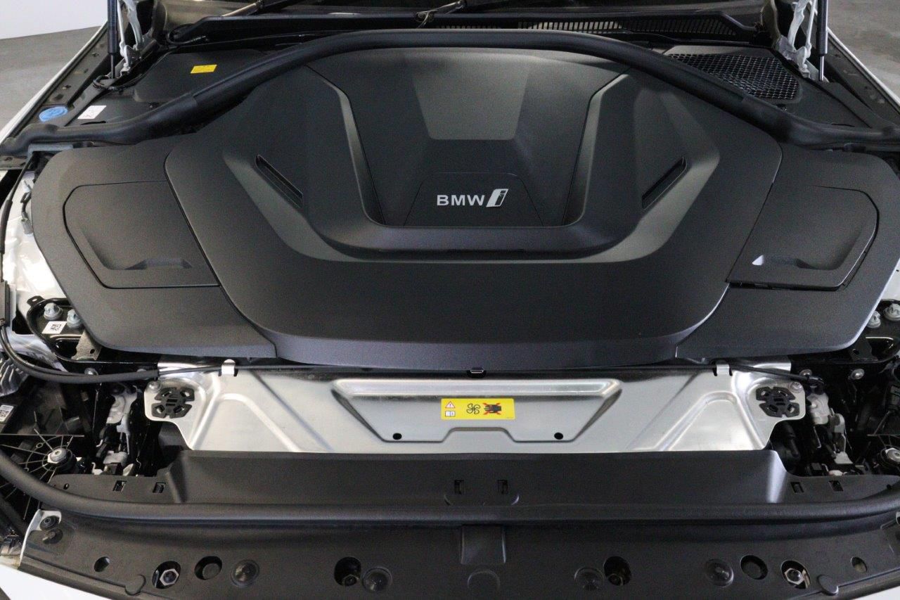 G26 i4 eDrive35 RHD