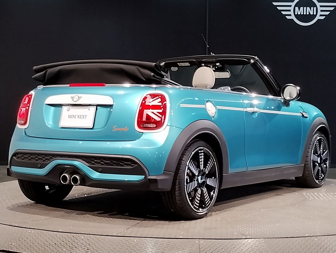 MINI Cooper S Convertible RHD