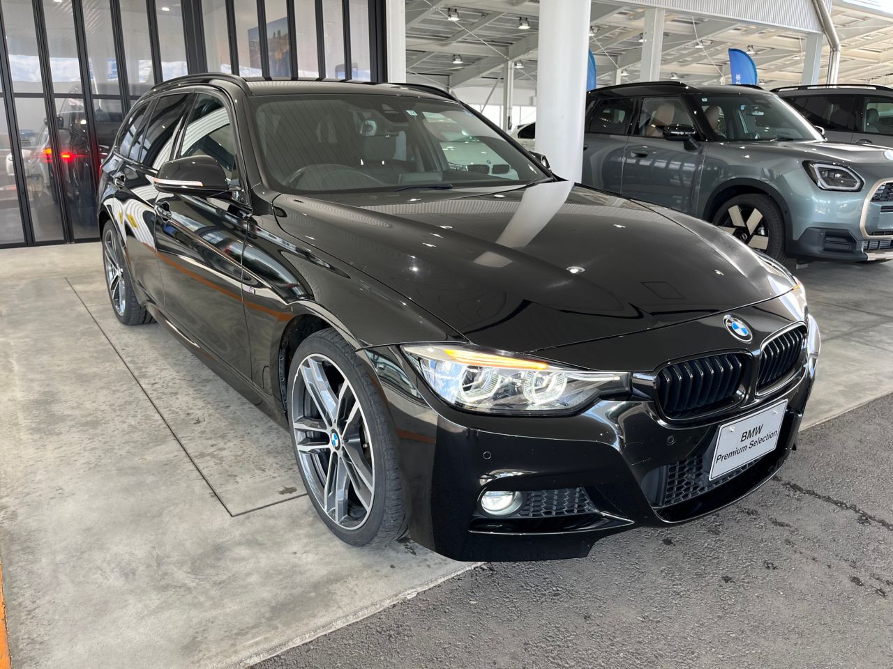 320I XDRIVE TOURING RHD