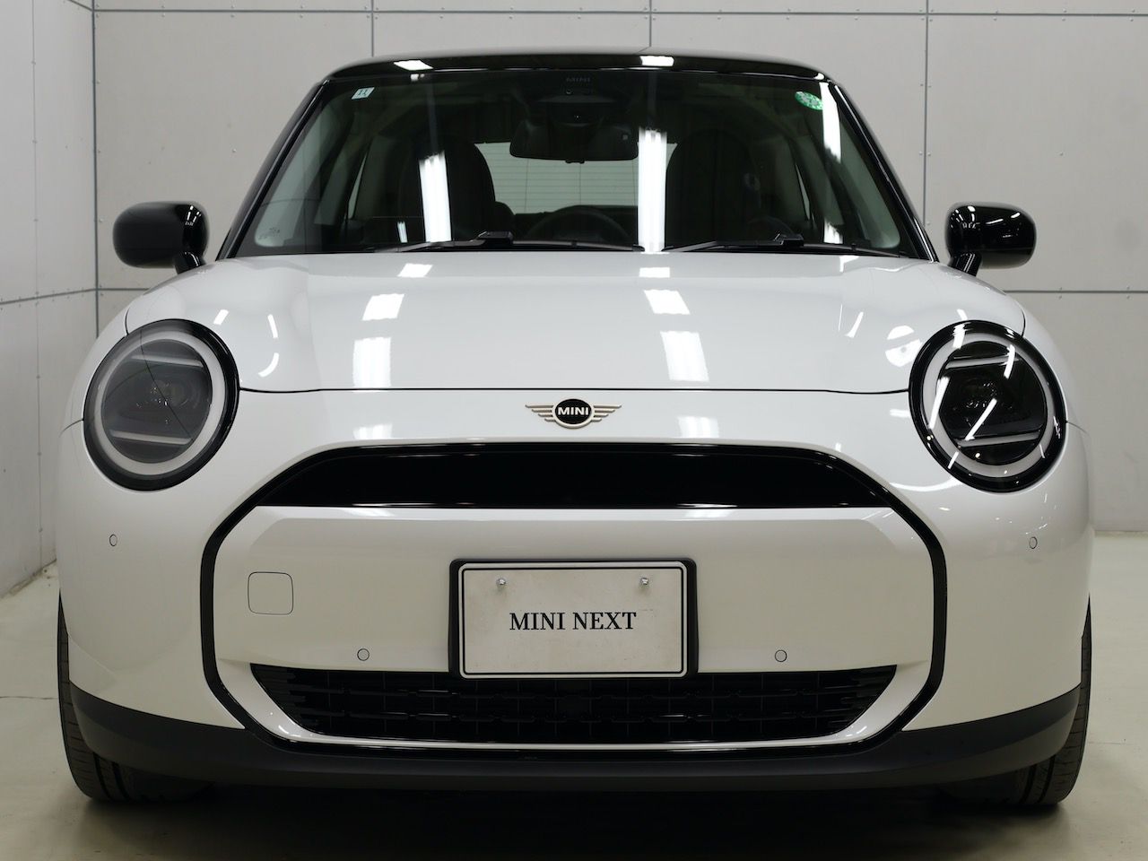 J01 MINI Cooper E