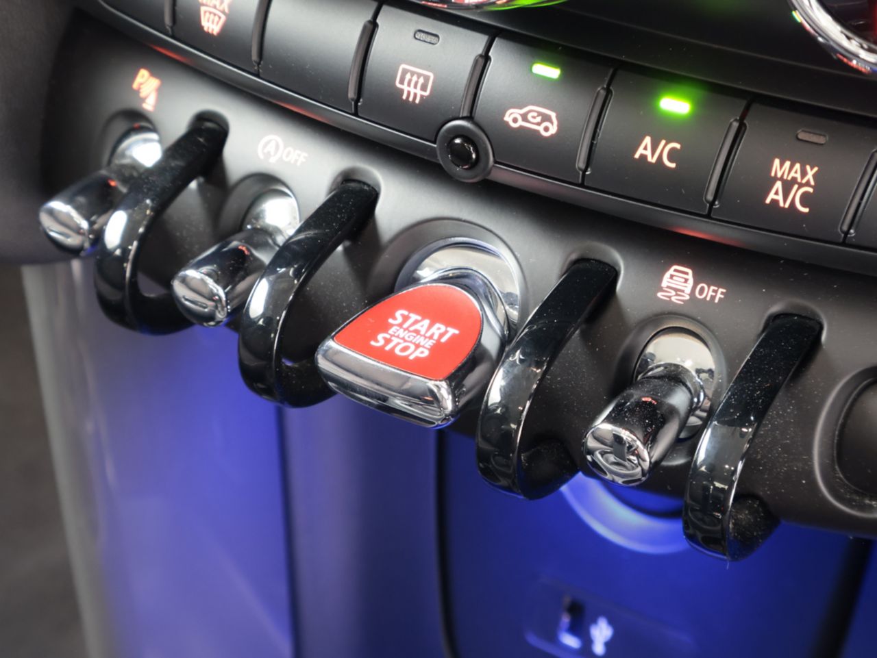 MINI F55 Cooper D 5dr Hatch LCI