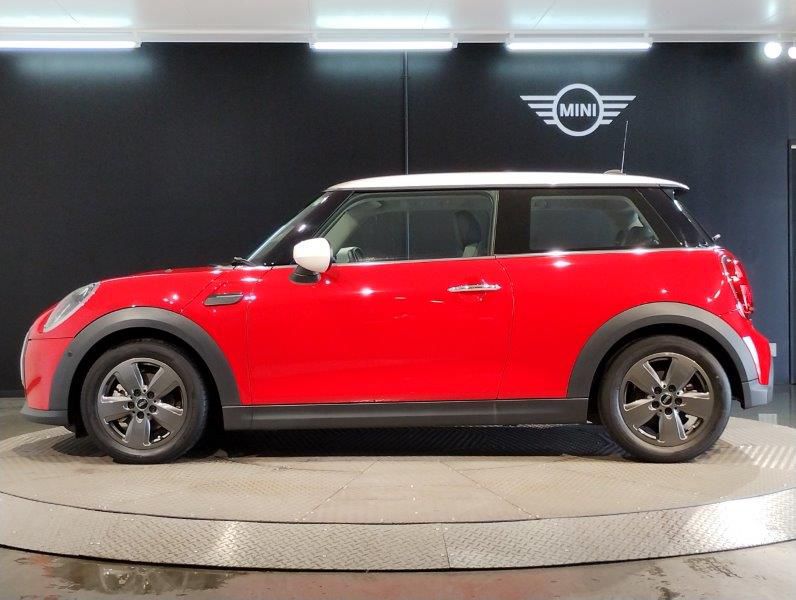 MINI Cooper F56 RHD