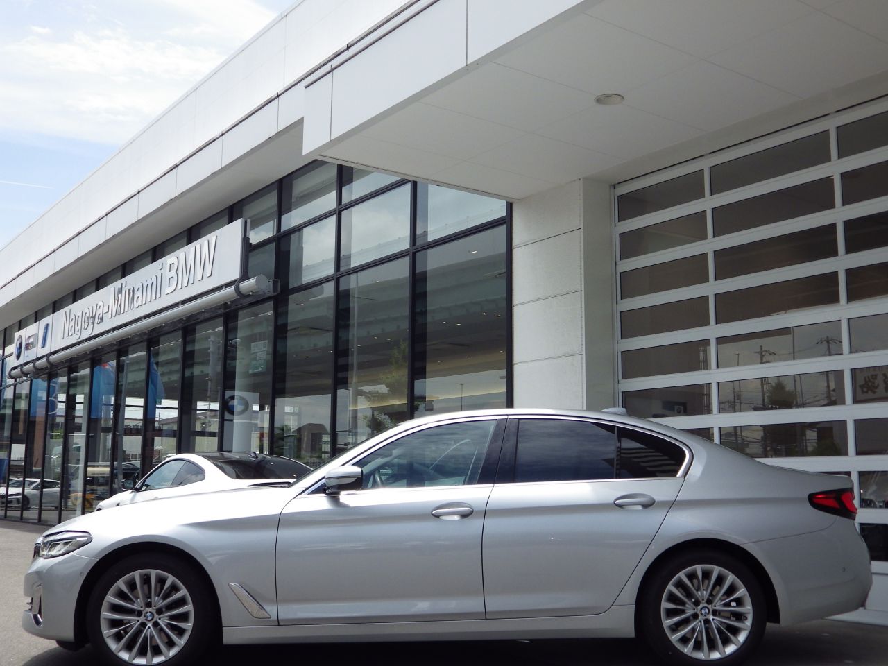 520d xDrive Sedan RHD