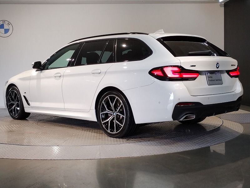 520d xDrive Touring RHD