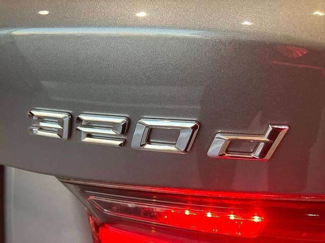 320d xDrive Berline RHD