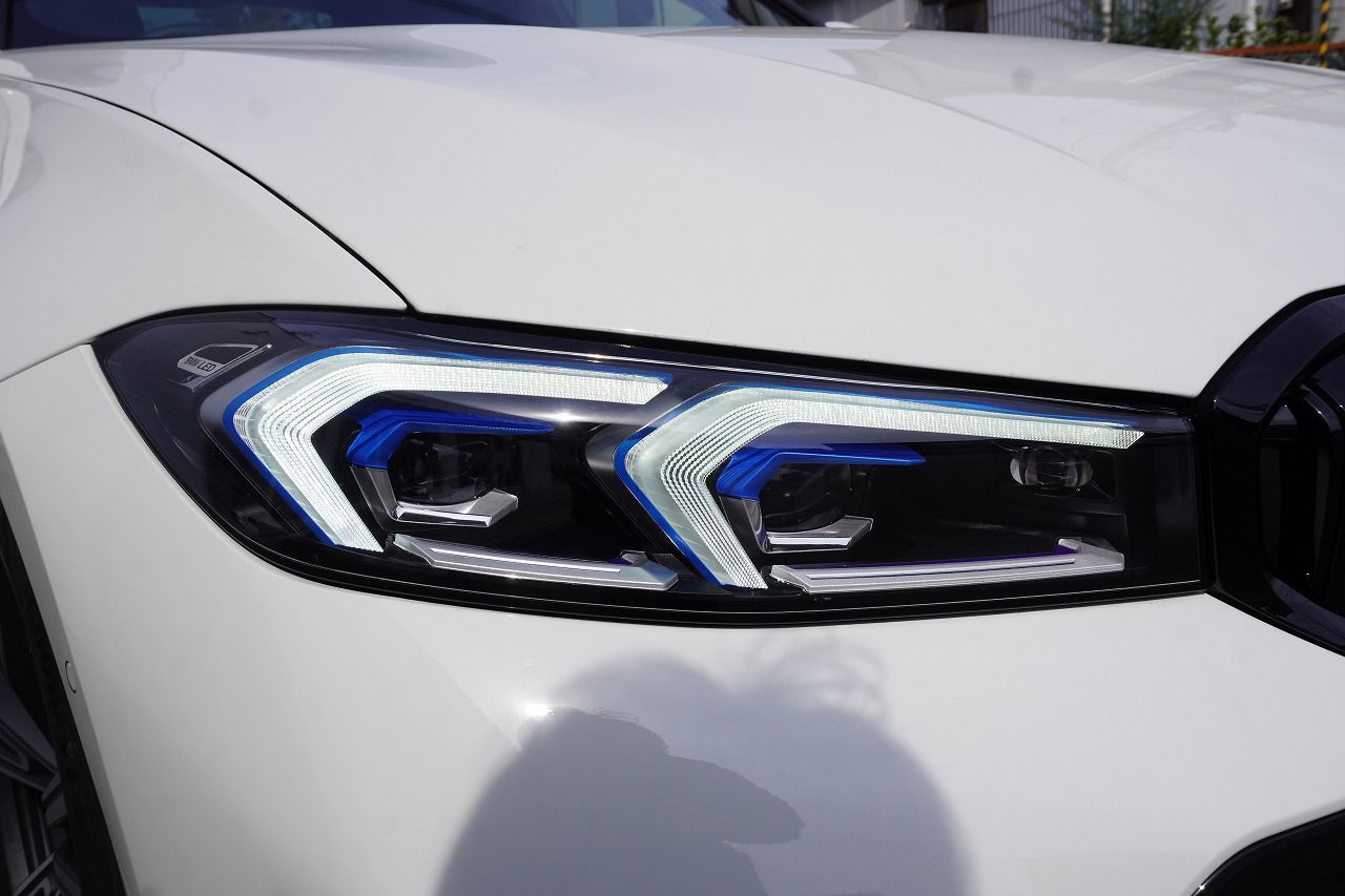 320d xDrive Berline RHD