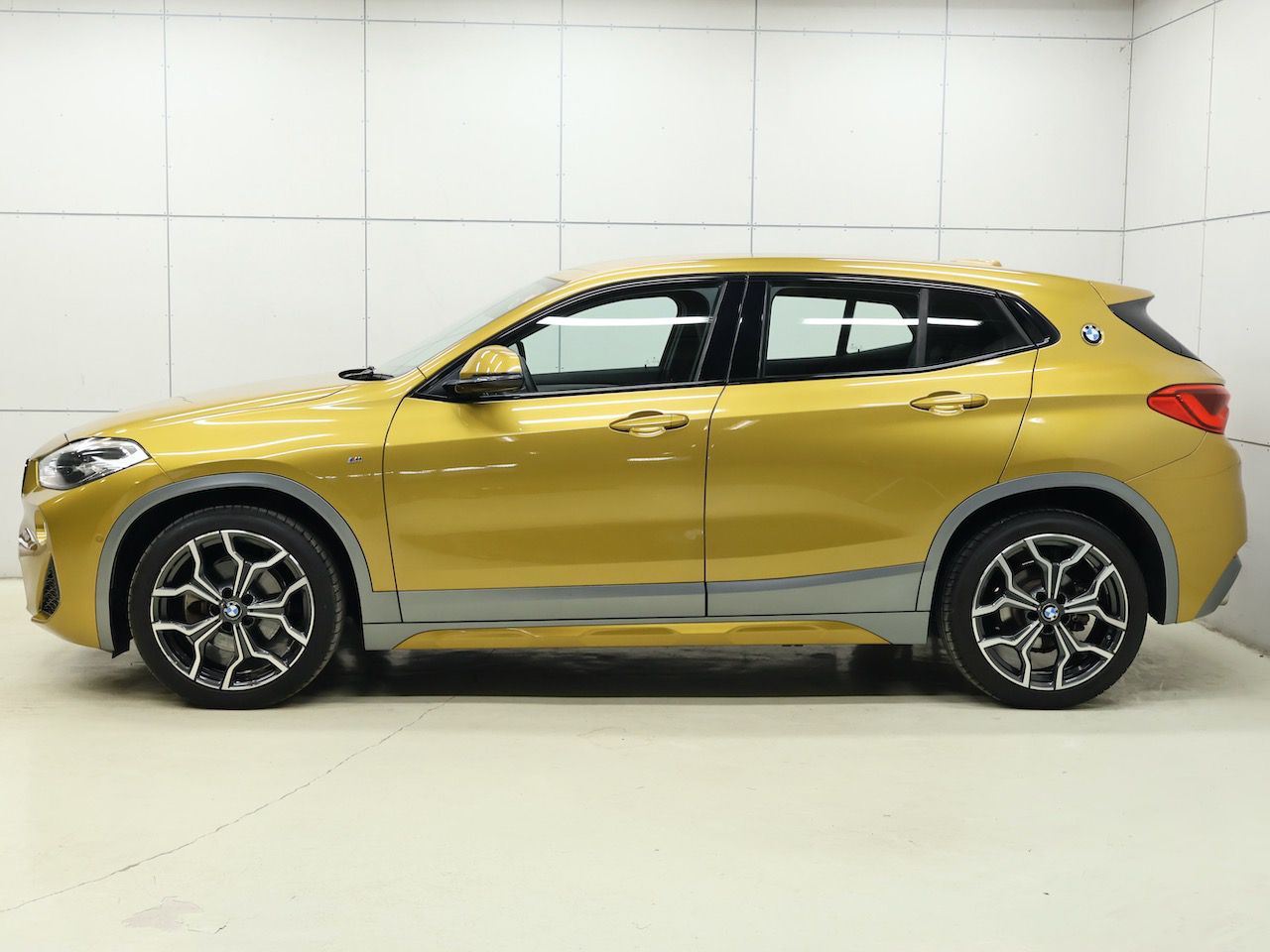 F39 X2 sDrive18i B38 1.5i SAC