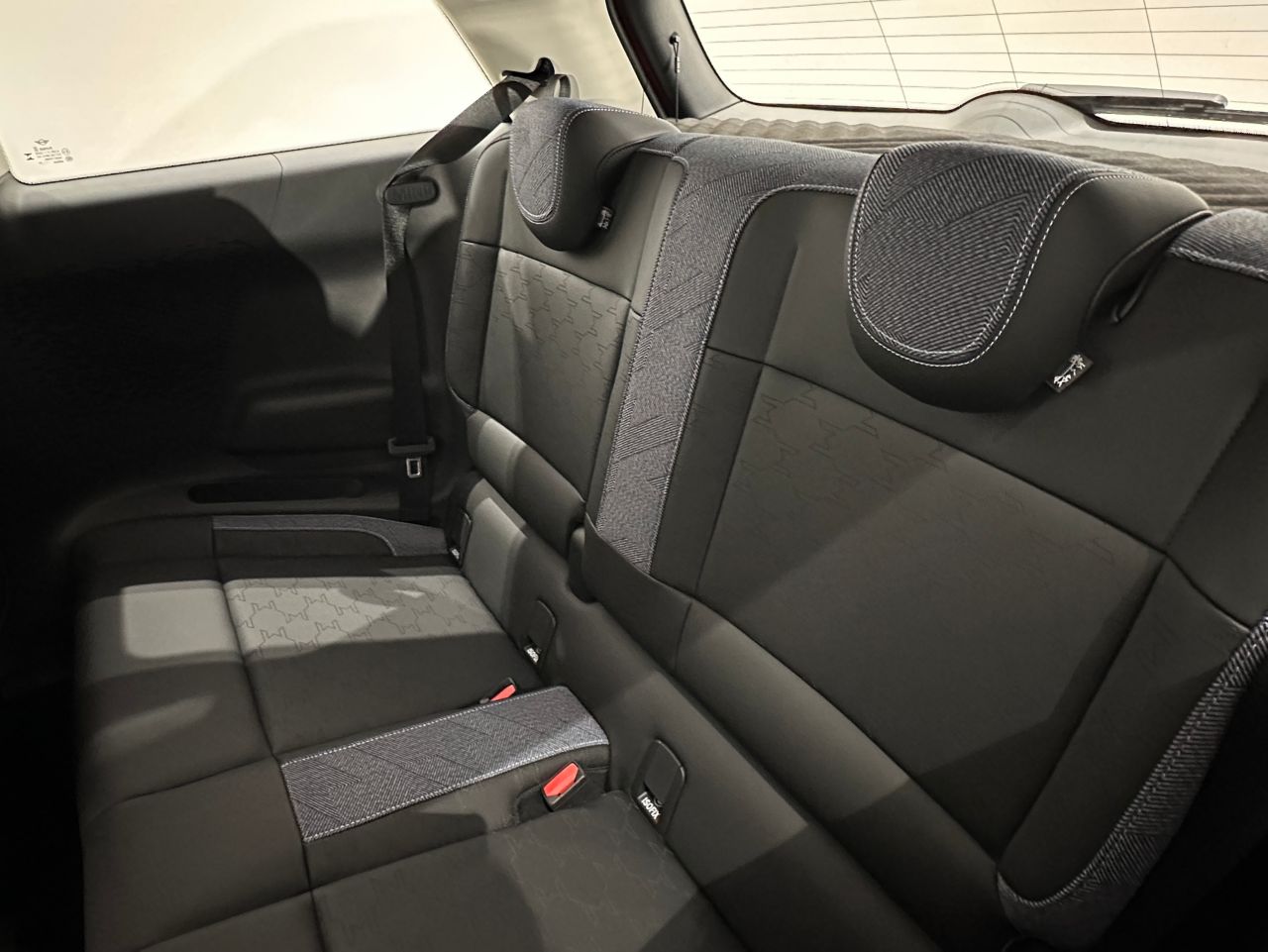 J01 MINI Cooper E