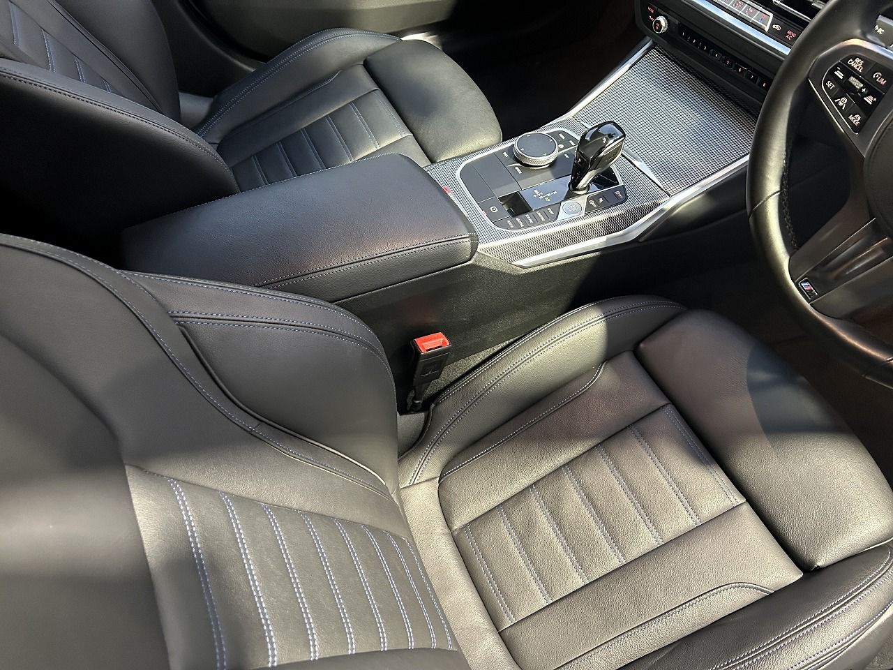 G20 320d xDrive RHD Saloon