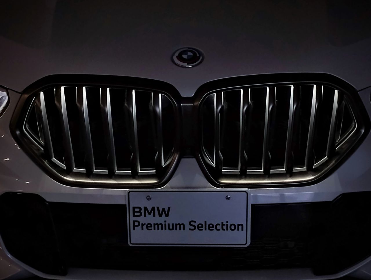 X* M50i RHD