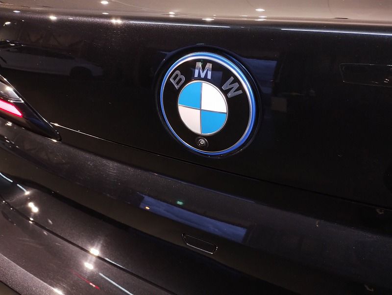 BMW i7 M70 xDrive Sedan RHD