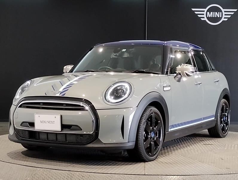 THE NEW MINI COOPER D 5 DOOR BRICK LANE EDITION.