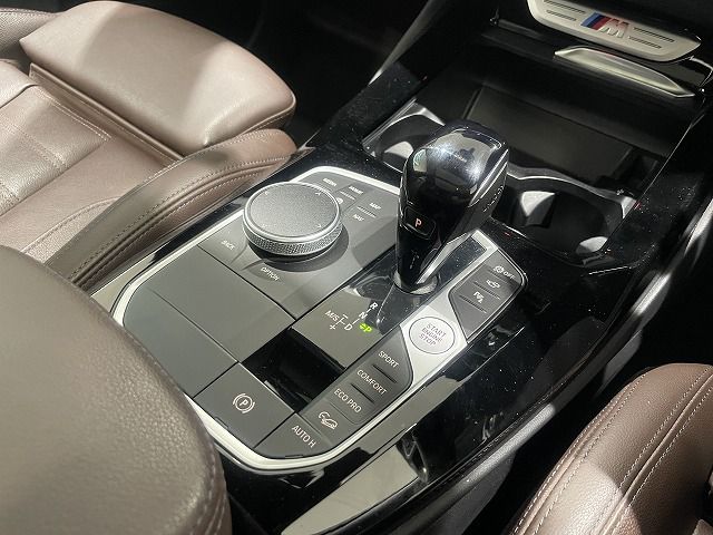 G01 X3 M40d RHD LCI
