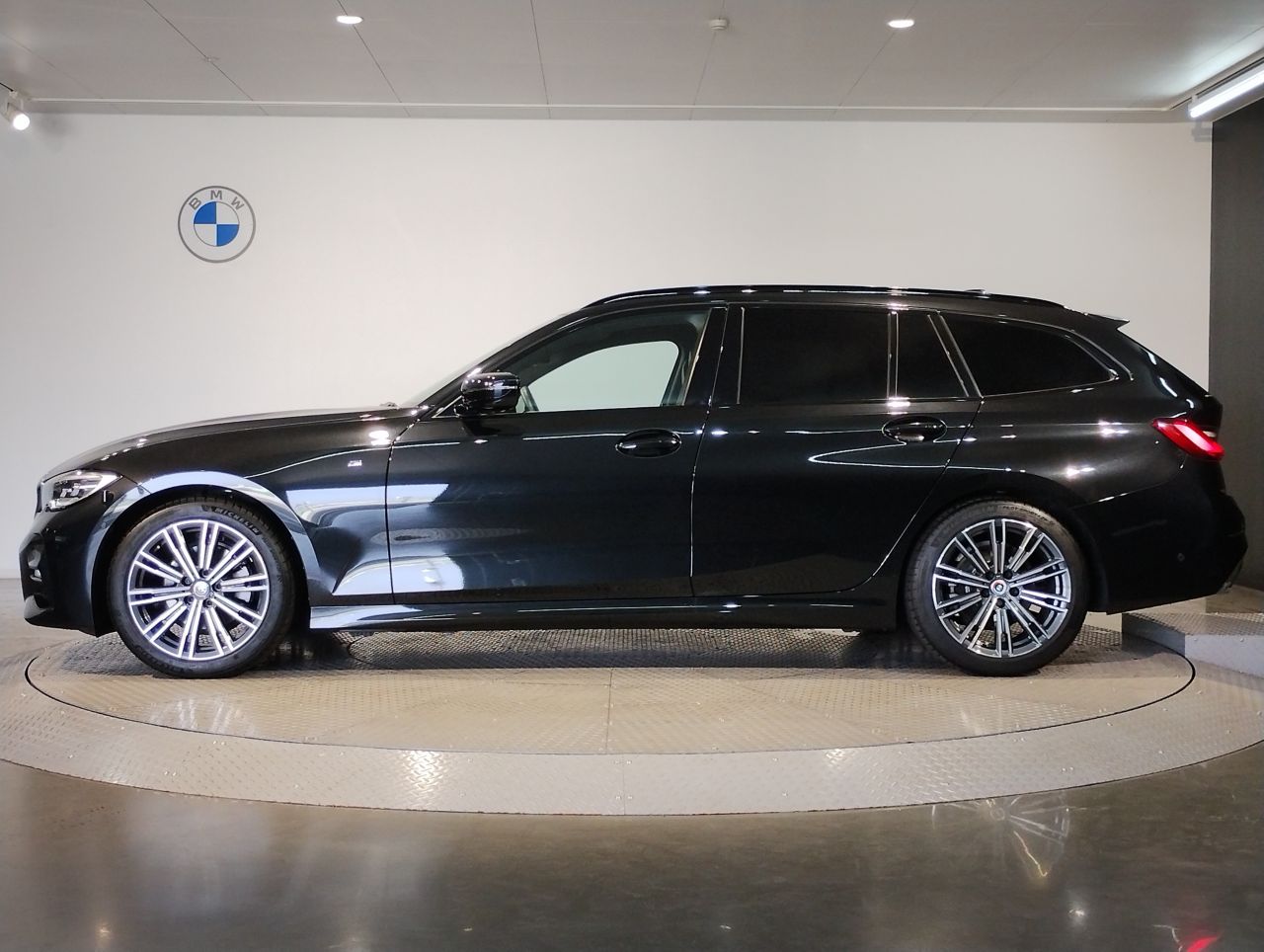 G21 320i RHD