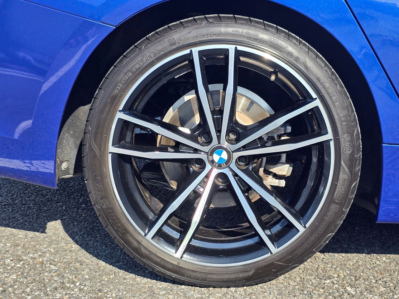 320i Sedan RHD