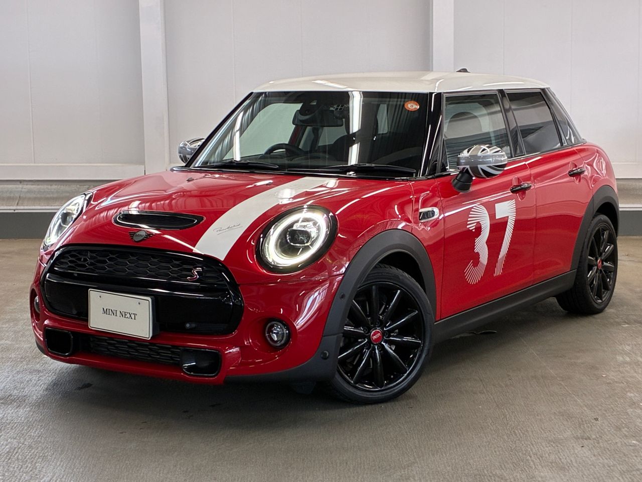 MINI COOPER S 5 DOOR.