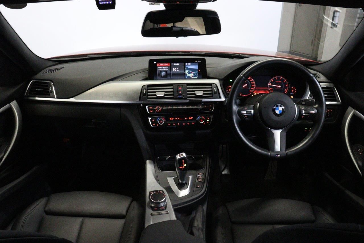 318I SEDAN RHD