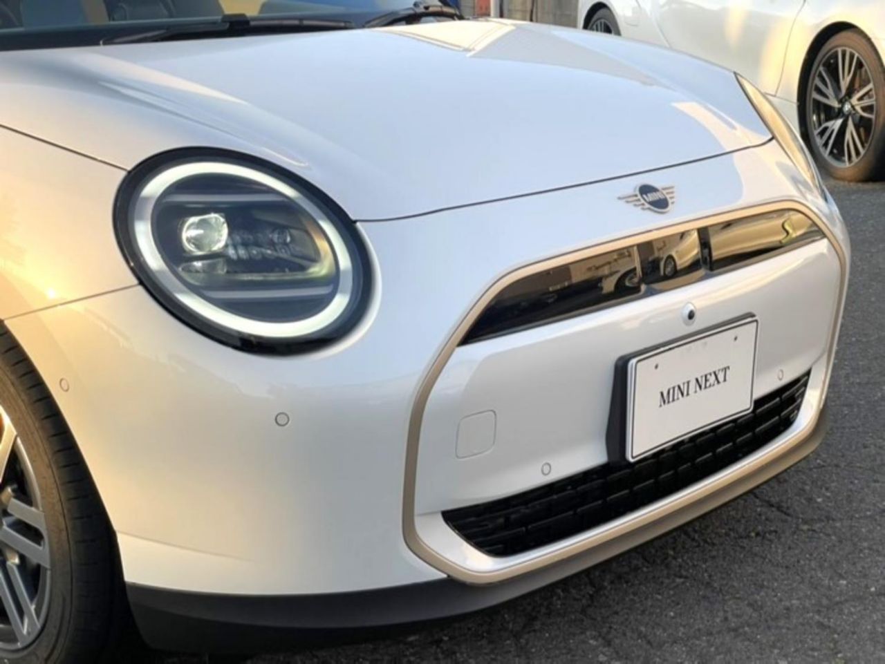 J01 MINI Cooper SE