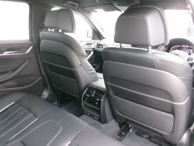 520d xDrive Sedan RHD