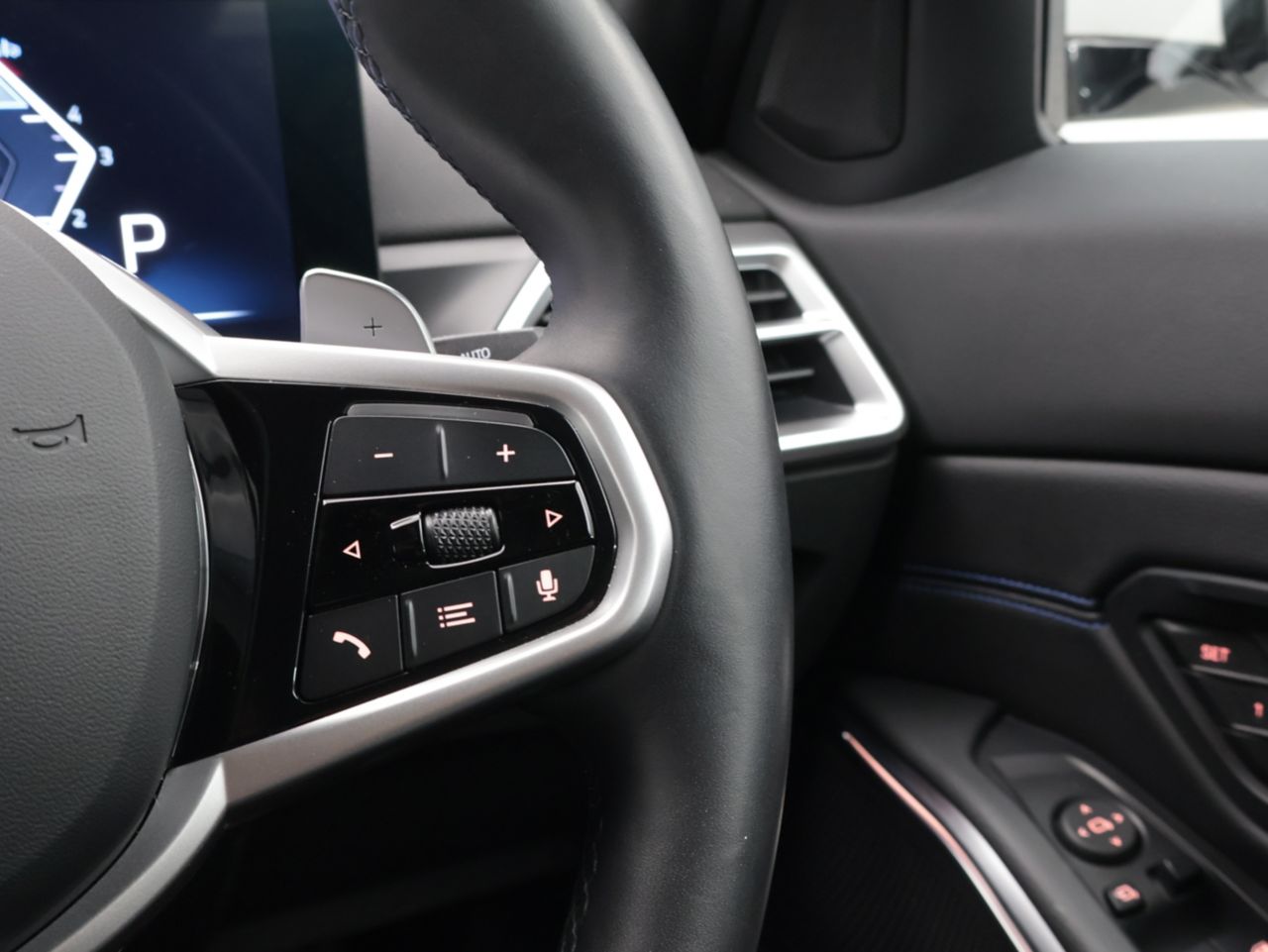 320d xDrive Berline RHD