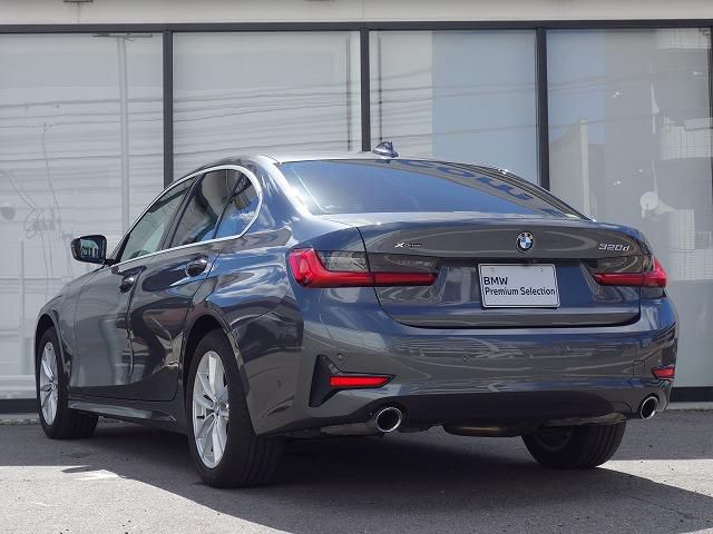 G20 320d xDrive RHD Saloon