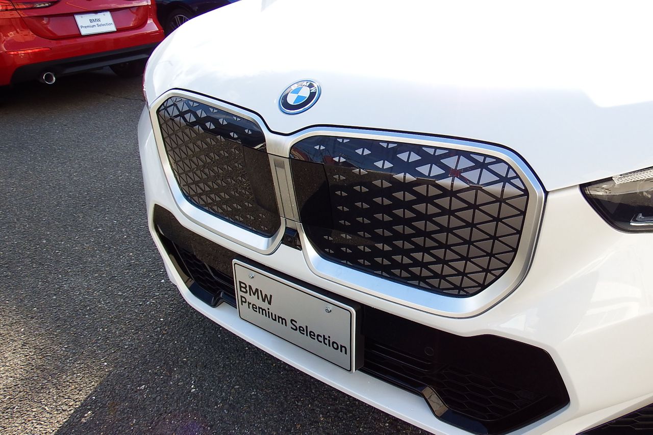 U11 iX1 xDrive30