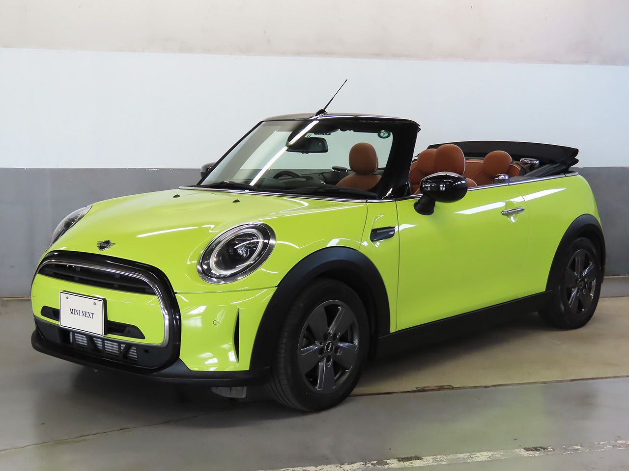 MINI COOPER CONVERTIBLE.