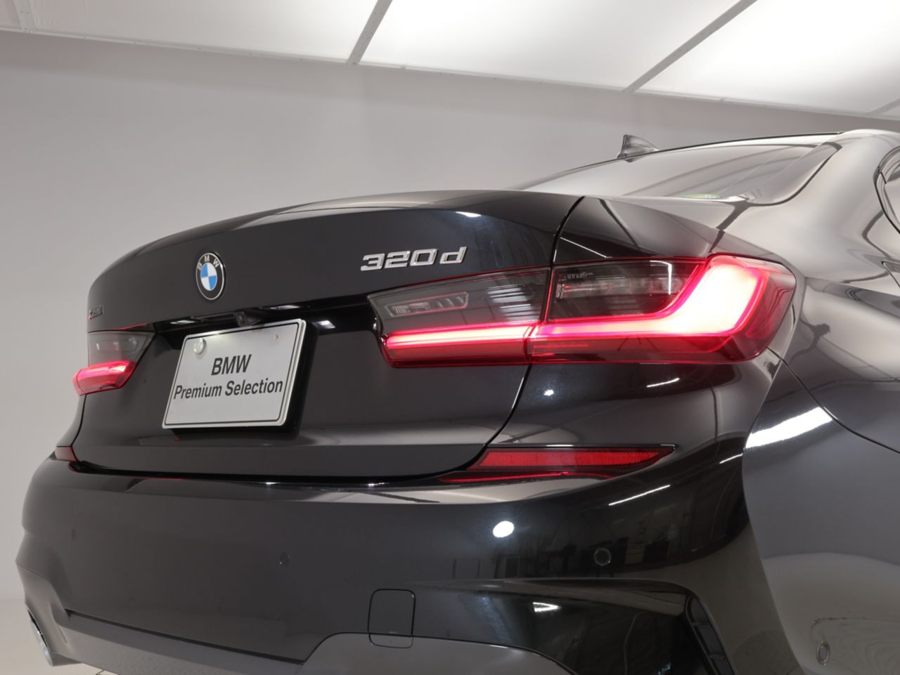 G20 320d xDrive RHD Saloon
