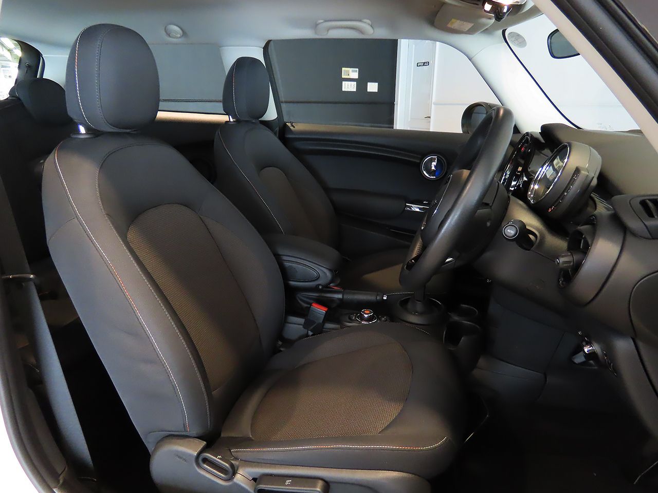 F56 MINI Cooper 3-Door Hatch LCI