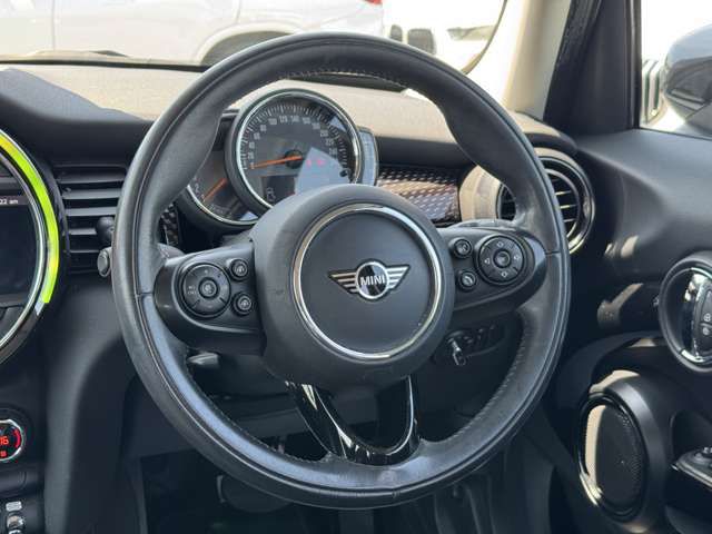 F55 COOPER S D(AT)