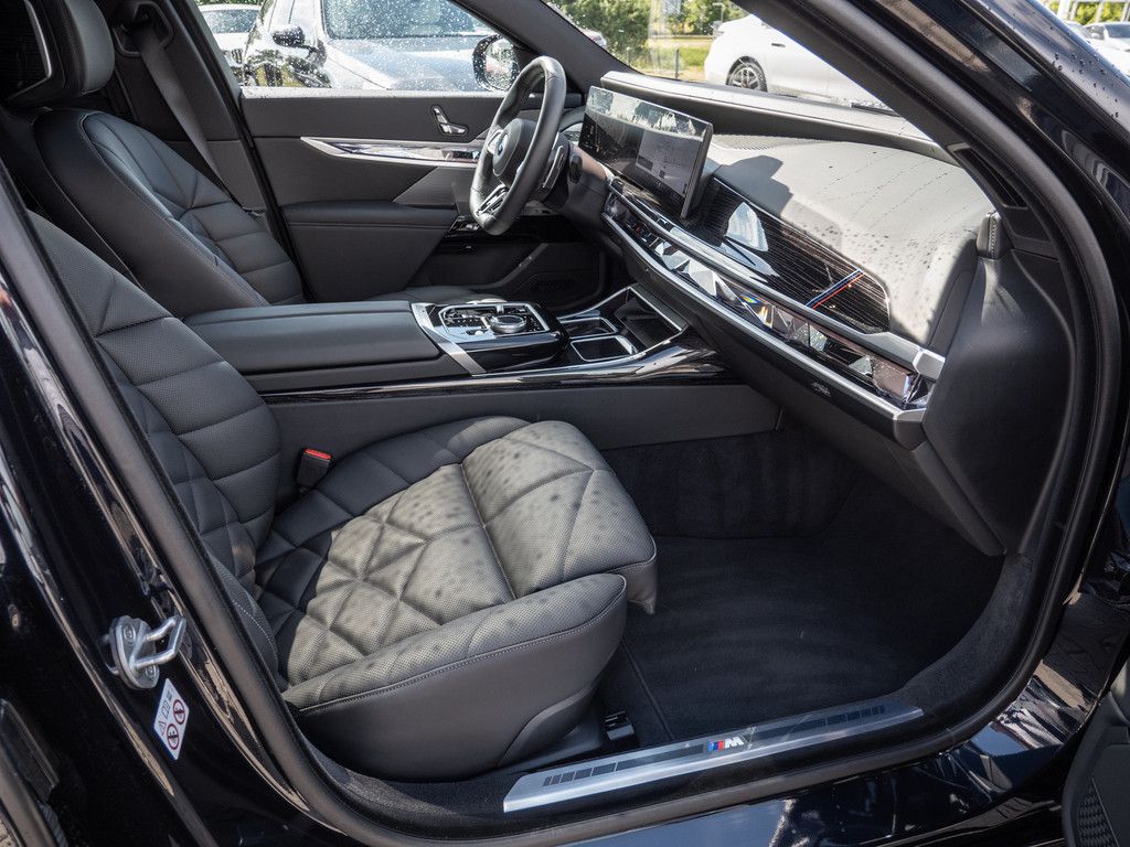 BMW 740