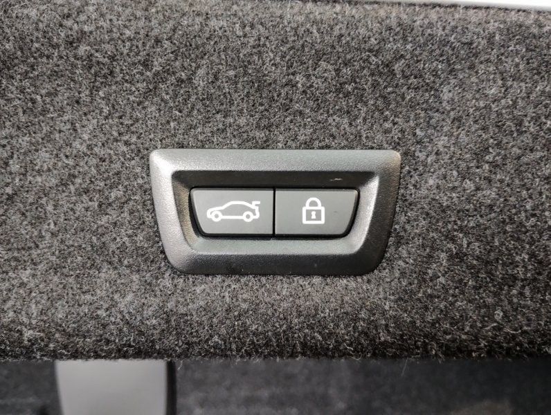 320d xDrive Berline RHD