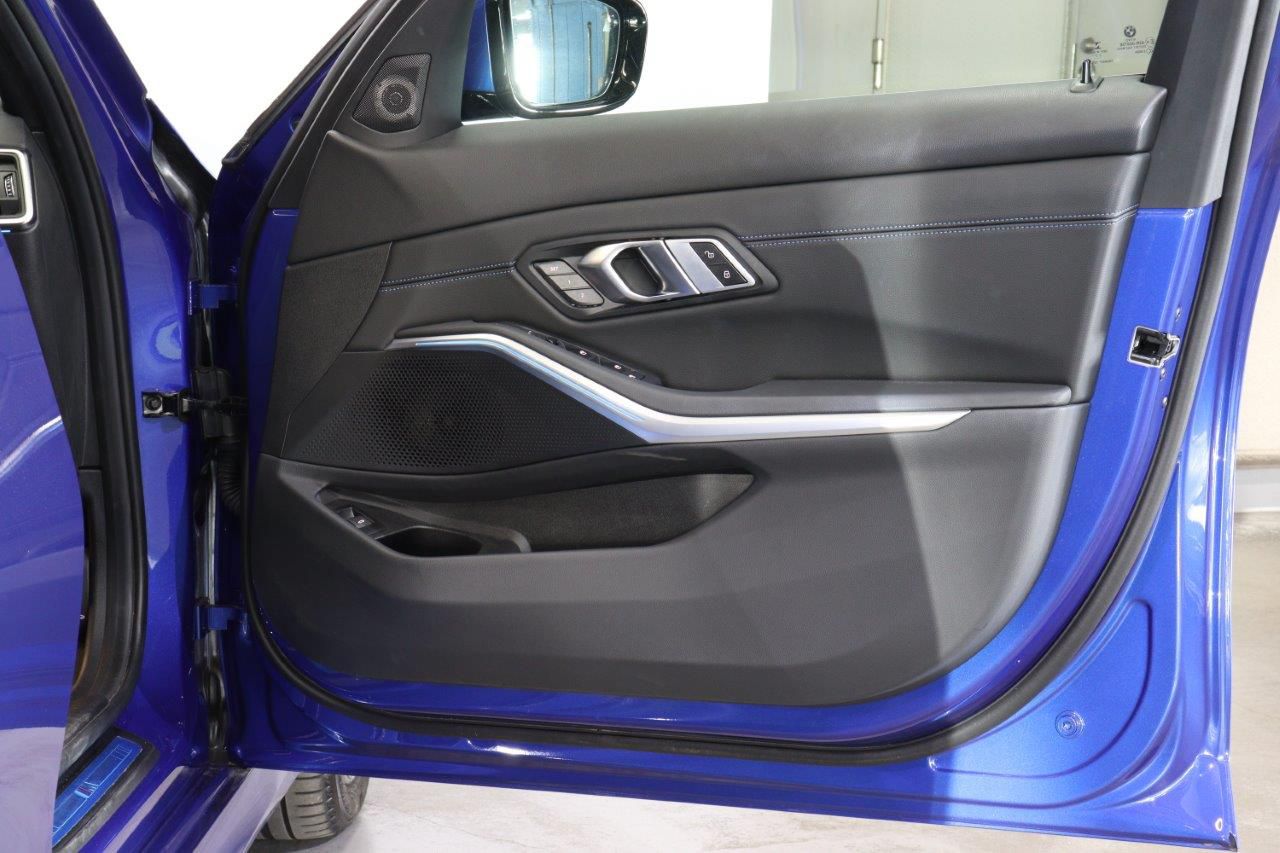 320d xDrive Berline RHD